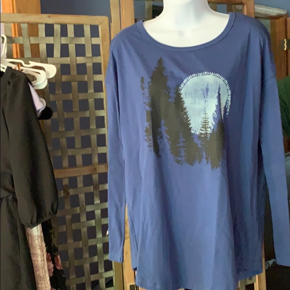 Nice blue long tee for Autumn, so comfy.